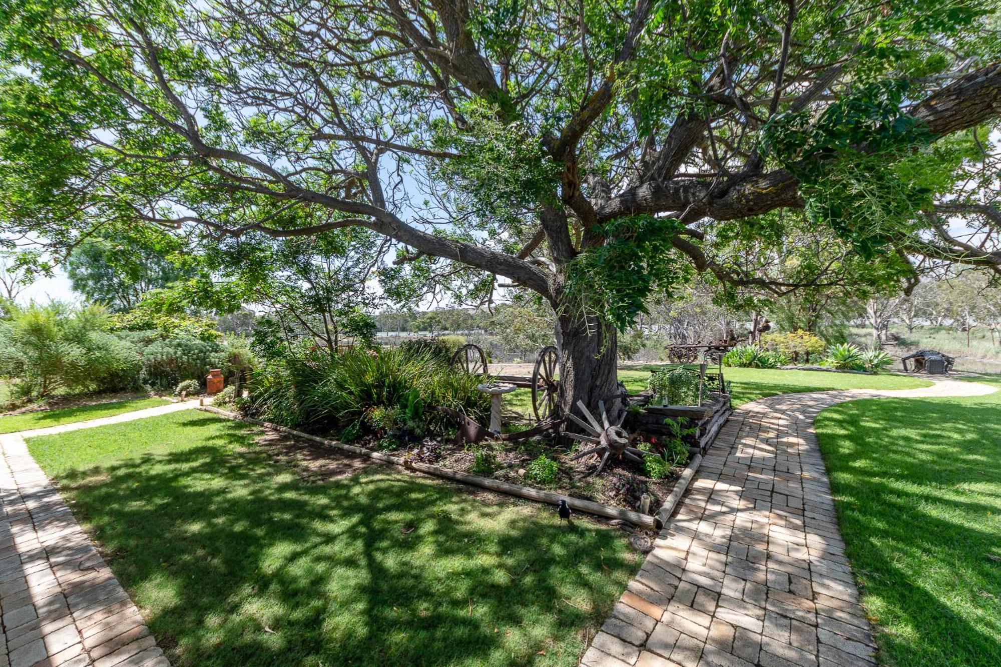 Lake Bywater Cottage Walker Flat Exterior foto